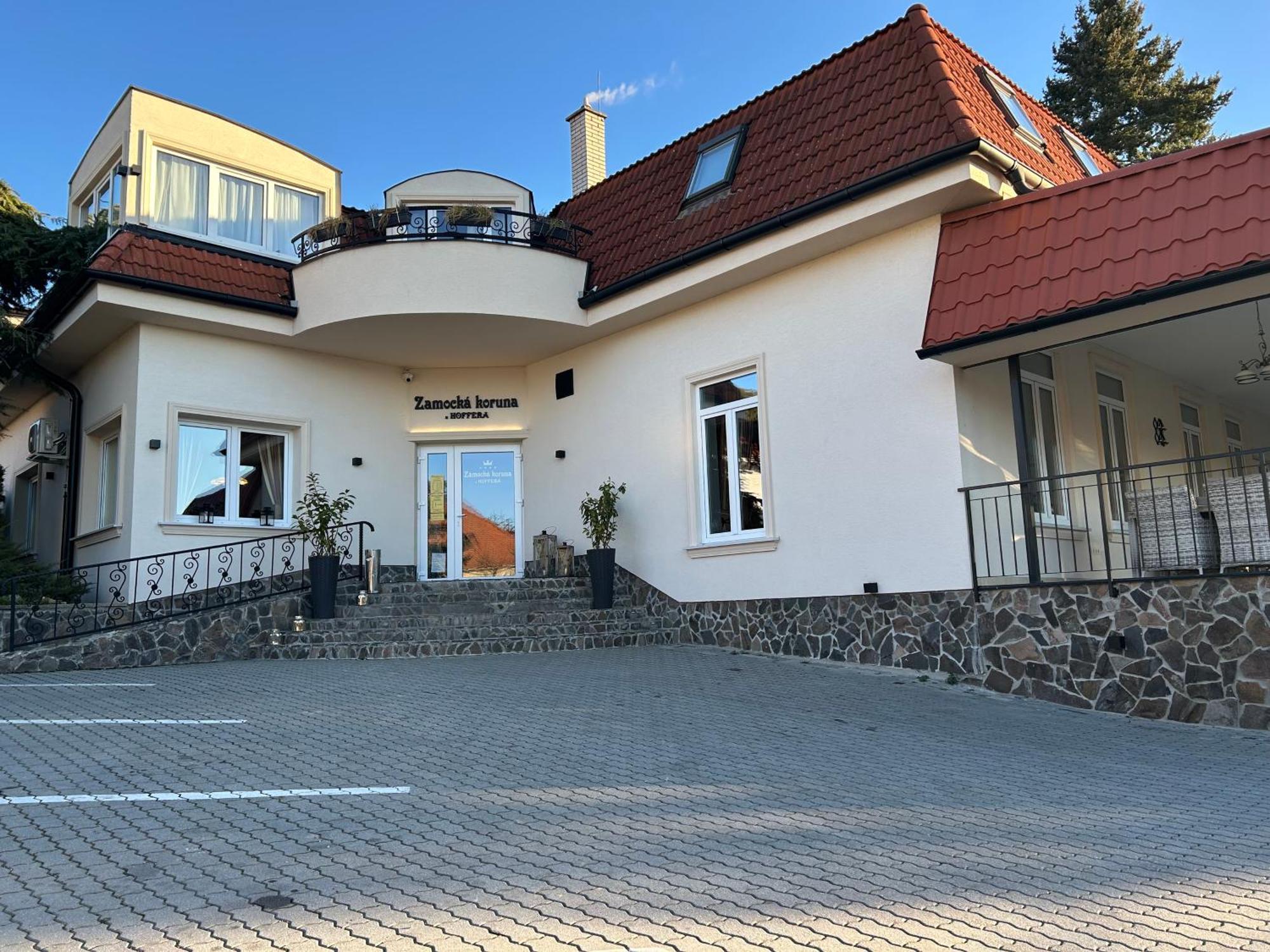 Zamocka Koruna U Hoffera Nitra Extérieur photo